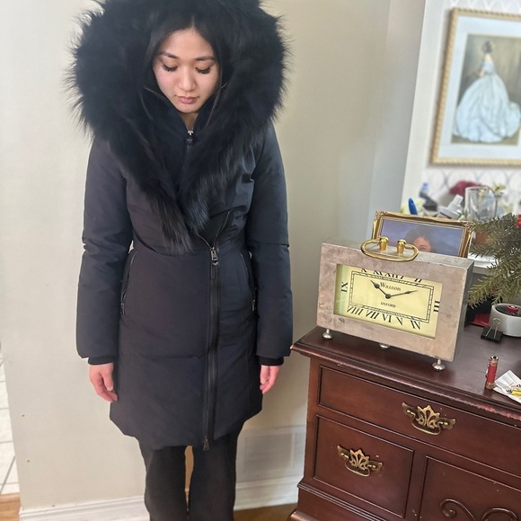 Women's Black Fur-Trimmed Jacket - Picture 9 of 10